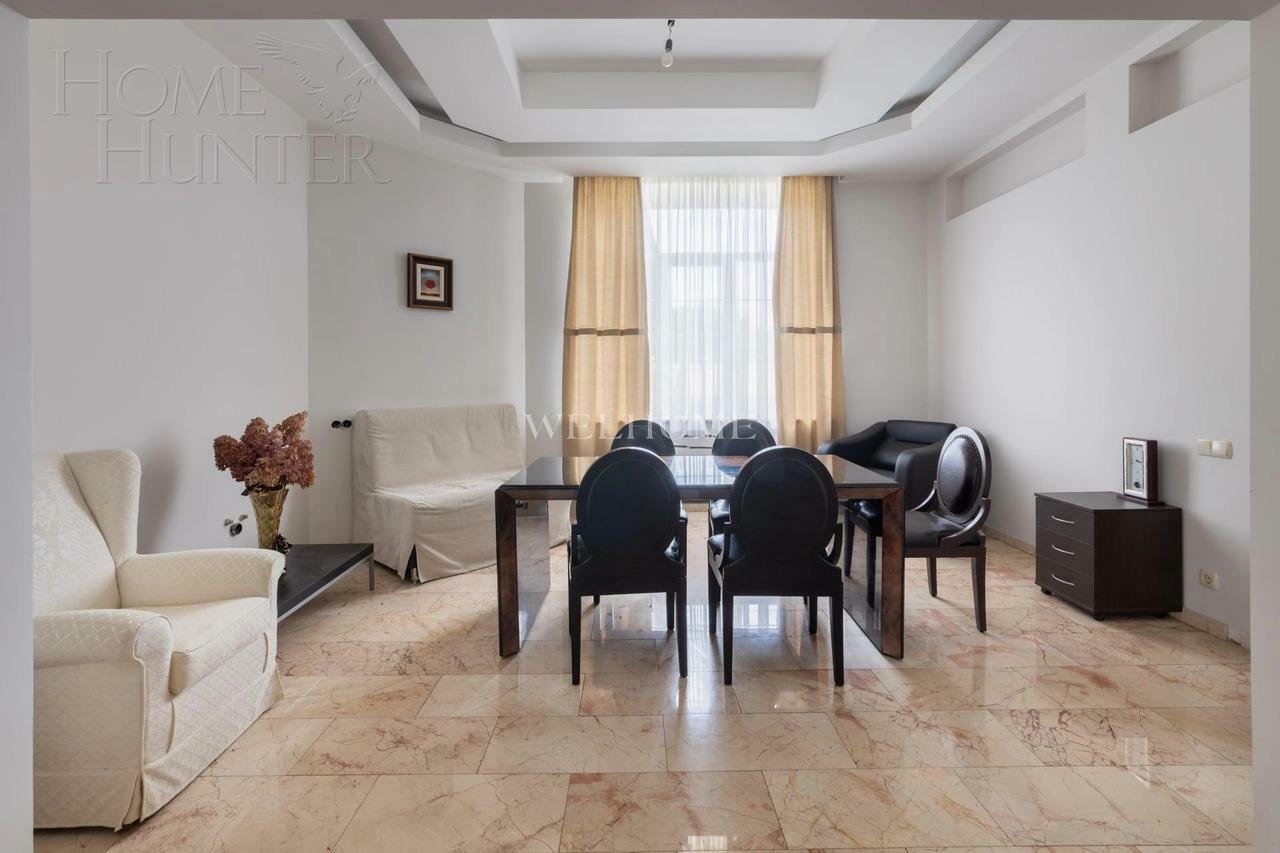 2-этажный коттедж 1 000 м² с отделкой