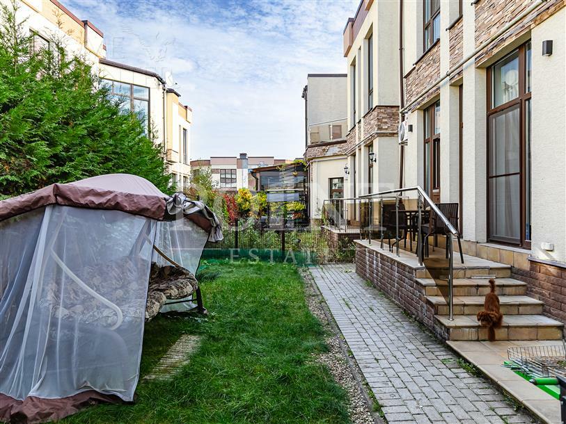 2-этажный таунхаус 220 м² с отделкой