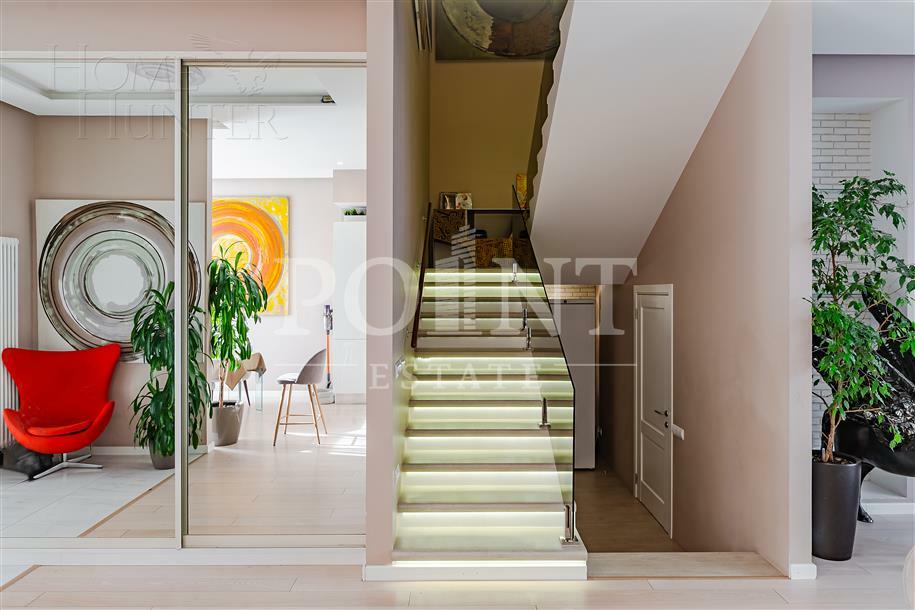 2-этажный таунхаус 220 м² с отделкой