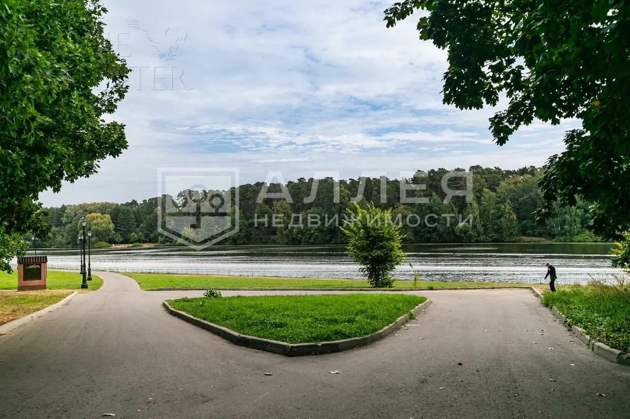 2-этажный таунхаус 317 м² с отделкой