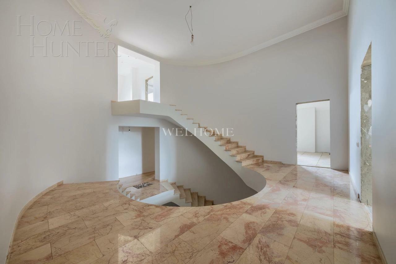 2-этажный коттедж 1 000 м² с отделкой