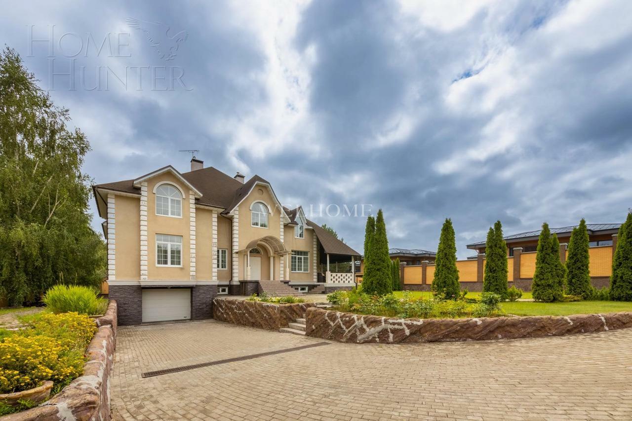 2-этажный коттедж 1 000 м² с отделкой