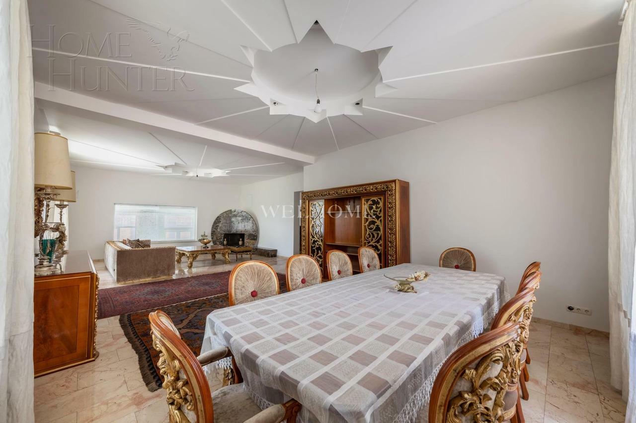 2-этажный коттедж 1 000 м² с отделкой