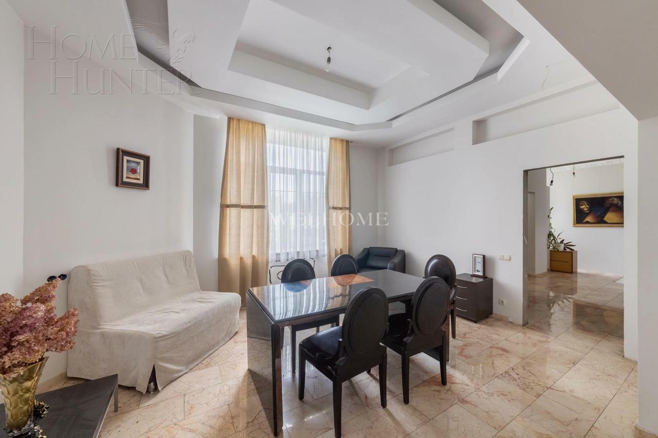 2-этажный коттедж 1 000 м² с отделкой