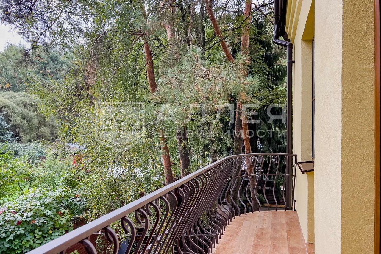 2-этажный таунхаус 317 м² с отделкой