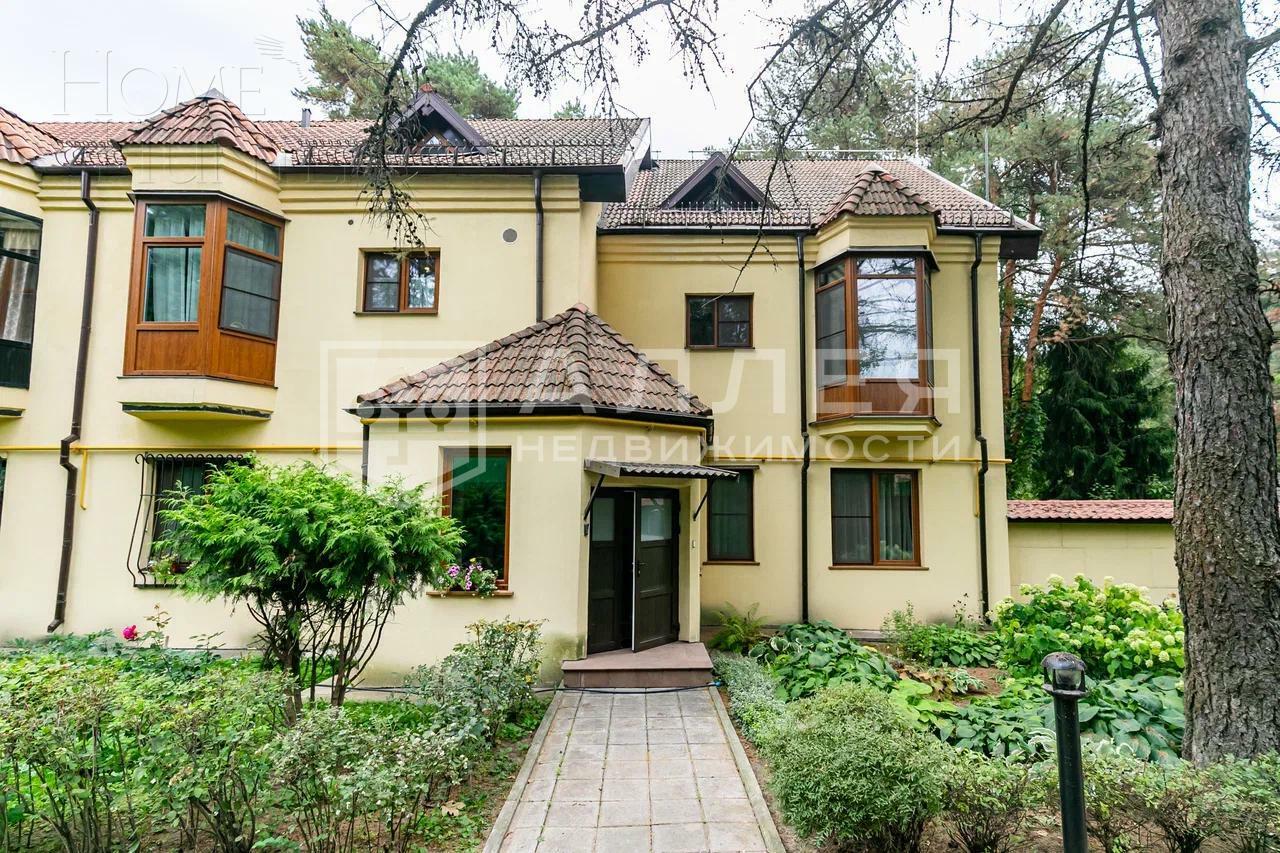 2-этажный таунхаус 317 м² с отделкой