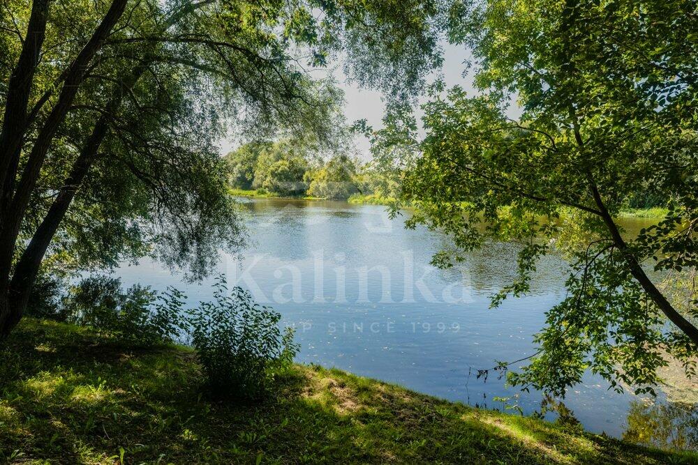 3-этажный коттедж 2 500 м² с отделкой