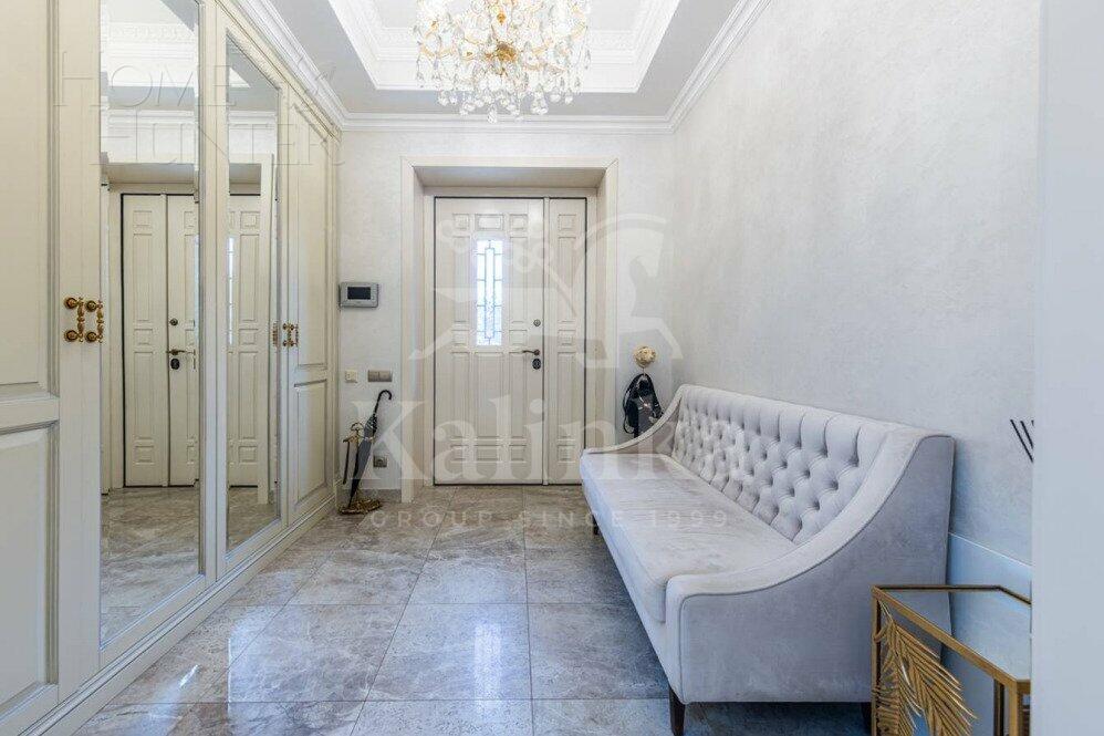 2-этажный коттедж 400 м² с отделкой