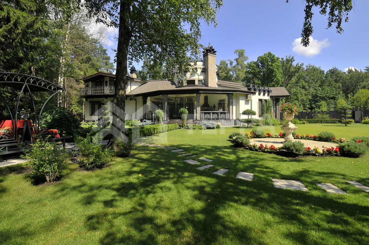 3-этажный коттедж 555 м² с отделкой