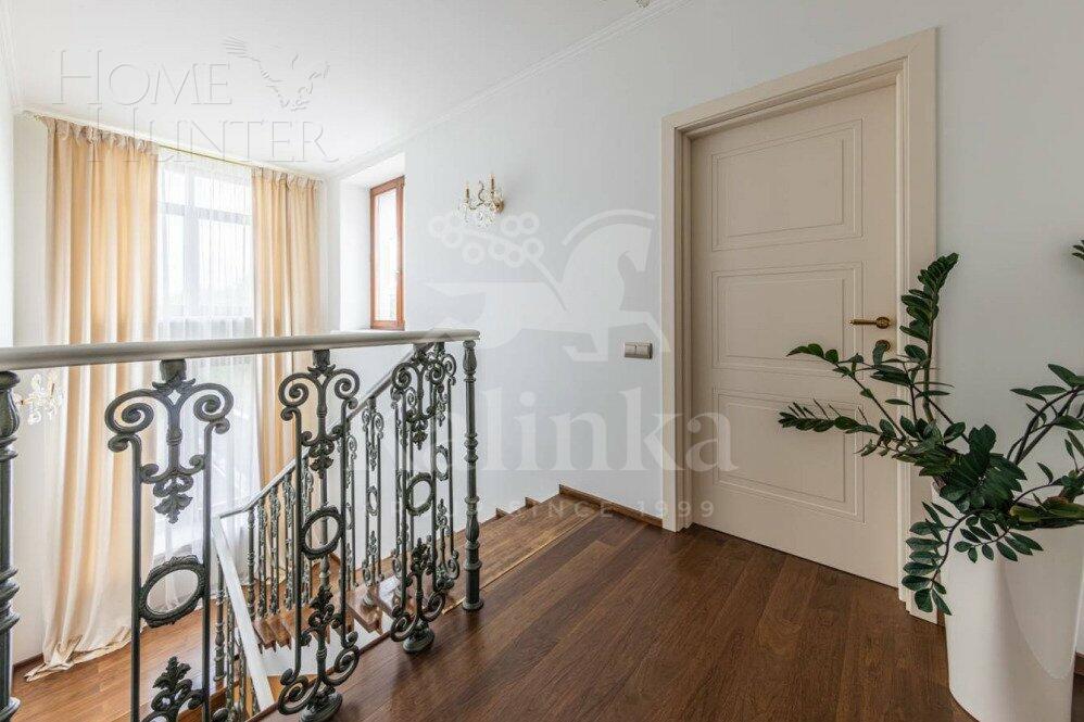 2-этажный коттедж 400 м² с отделкой
