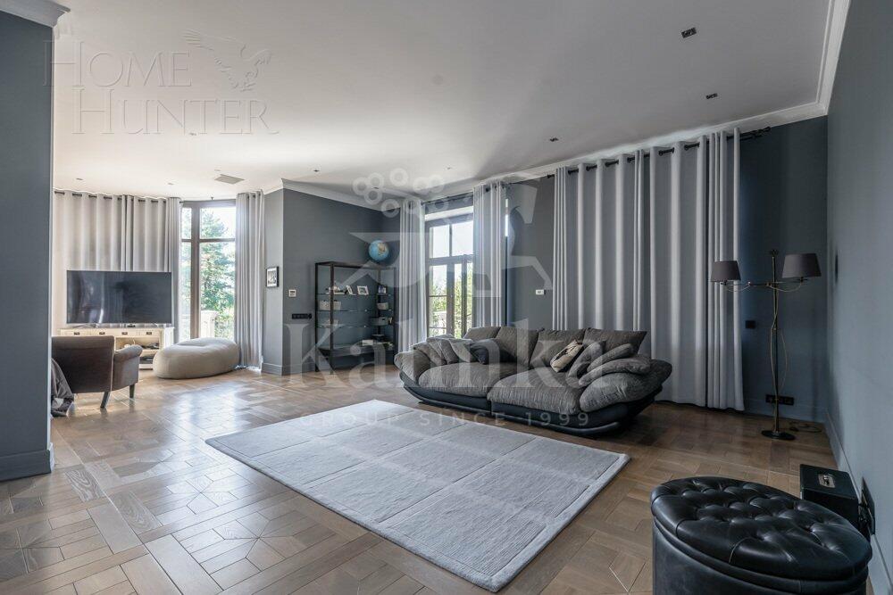 3-этажный коттедж 2 500 м² с отделкой