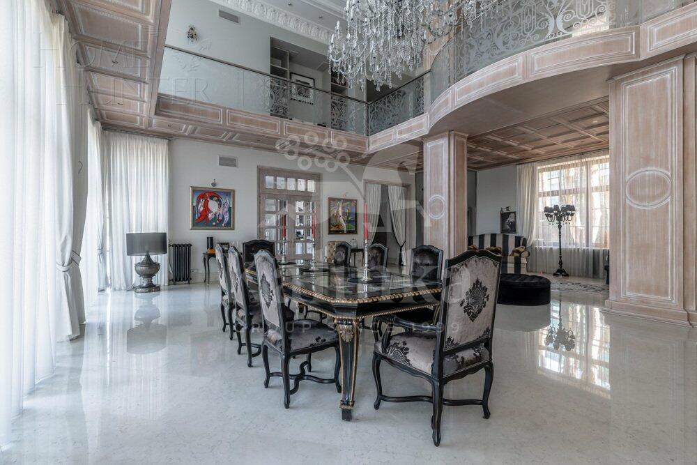 3-этажный коттедж 2 500 м² с отделкой