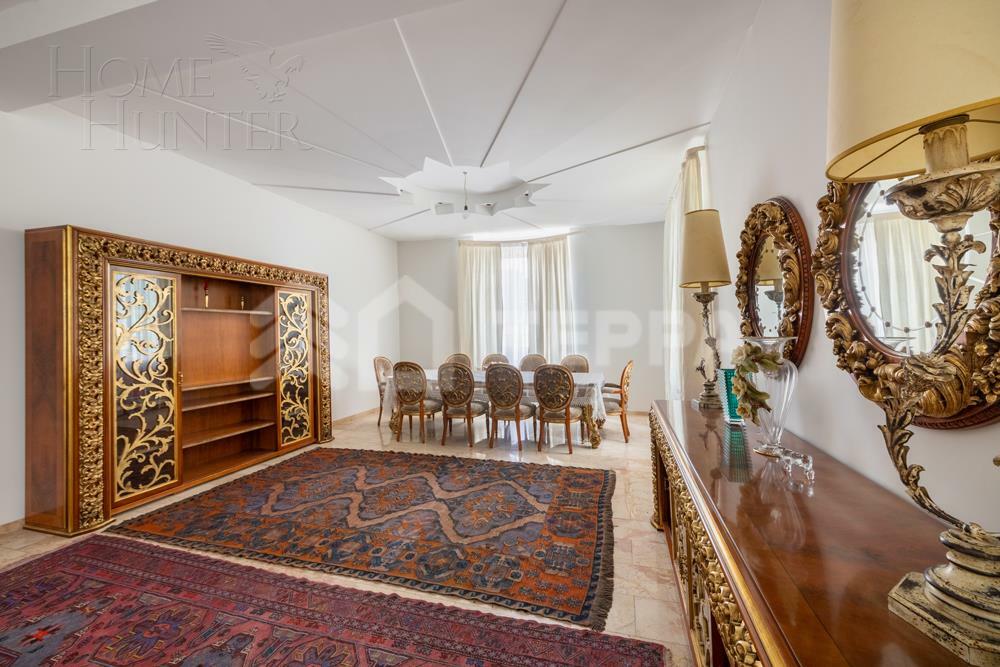 2-этажный коттедж 1 000 м² с отделкой