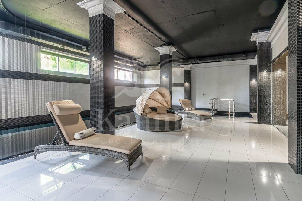 3-этажный коттедж 2 500 м² с отделкой