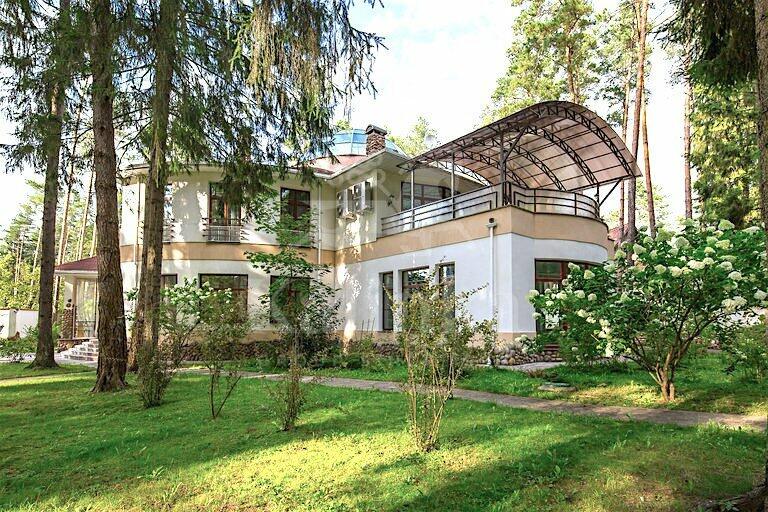 2-этажный коттедж 850 м² с отделкой