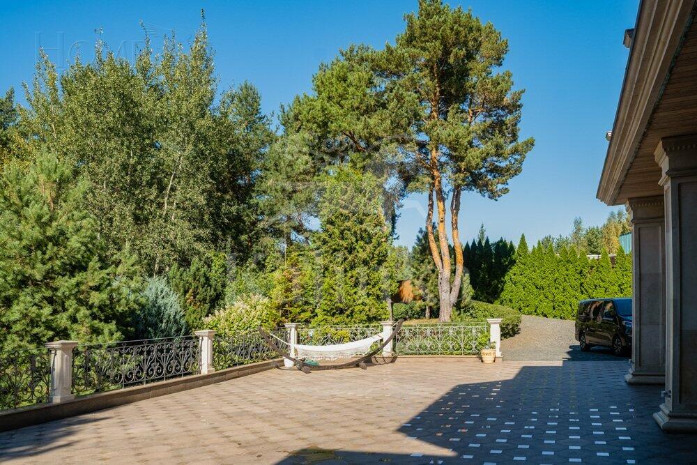 3-этажный коттедж 2 500 м² с отделкой