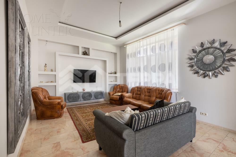 2-этажный коттедж 1 000 м² с отделкой