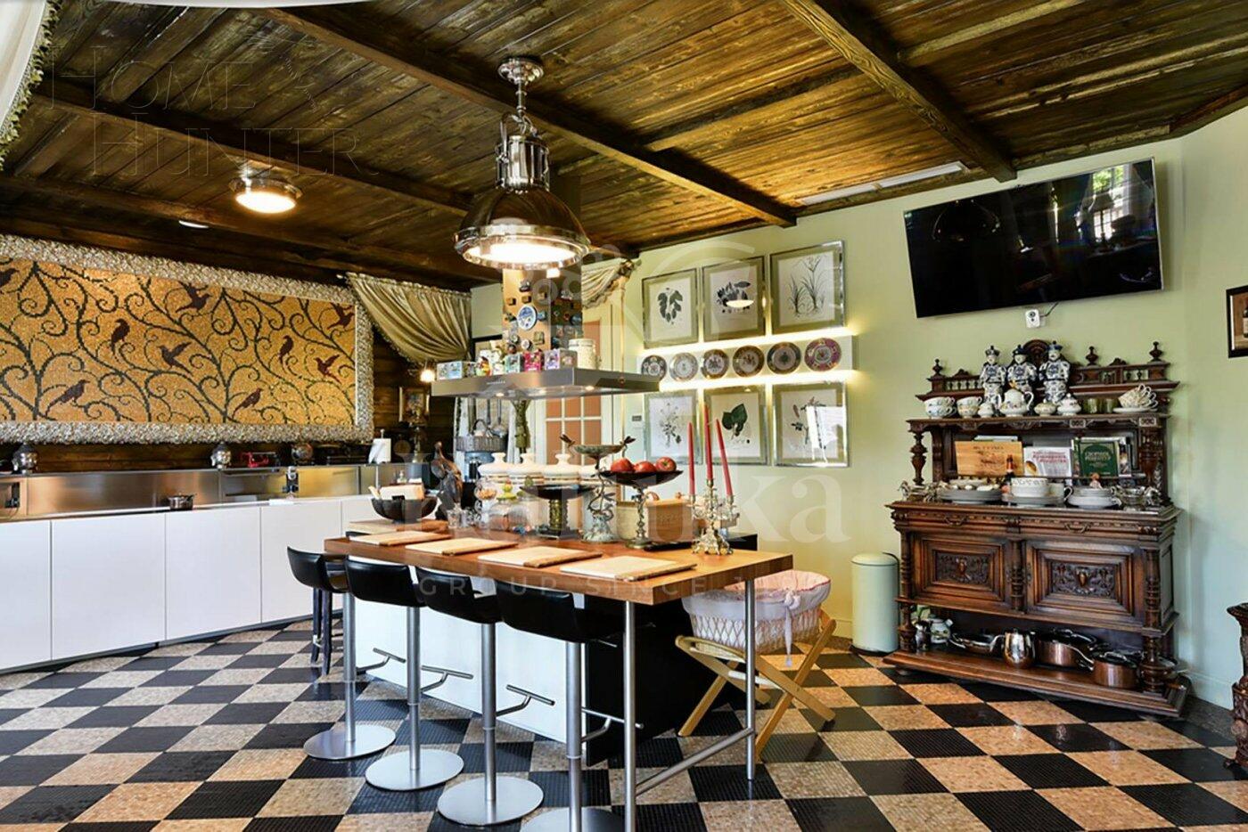 2-этажный коттедж 1 200 м² с отделкой