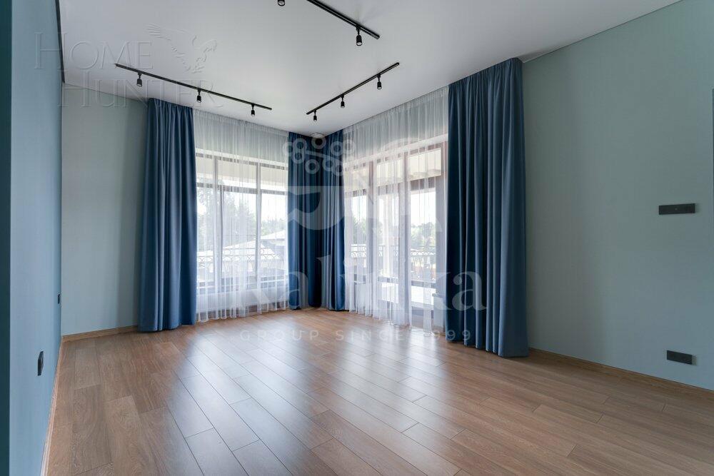 2-этажный коттедж 1 300 м² без отделки