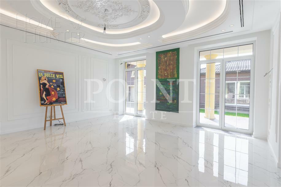 2-этажный коттедж 900 м² с отделкой