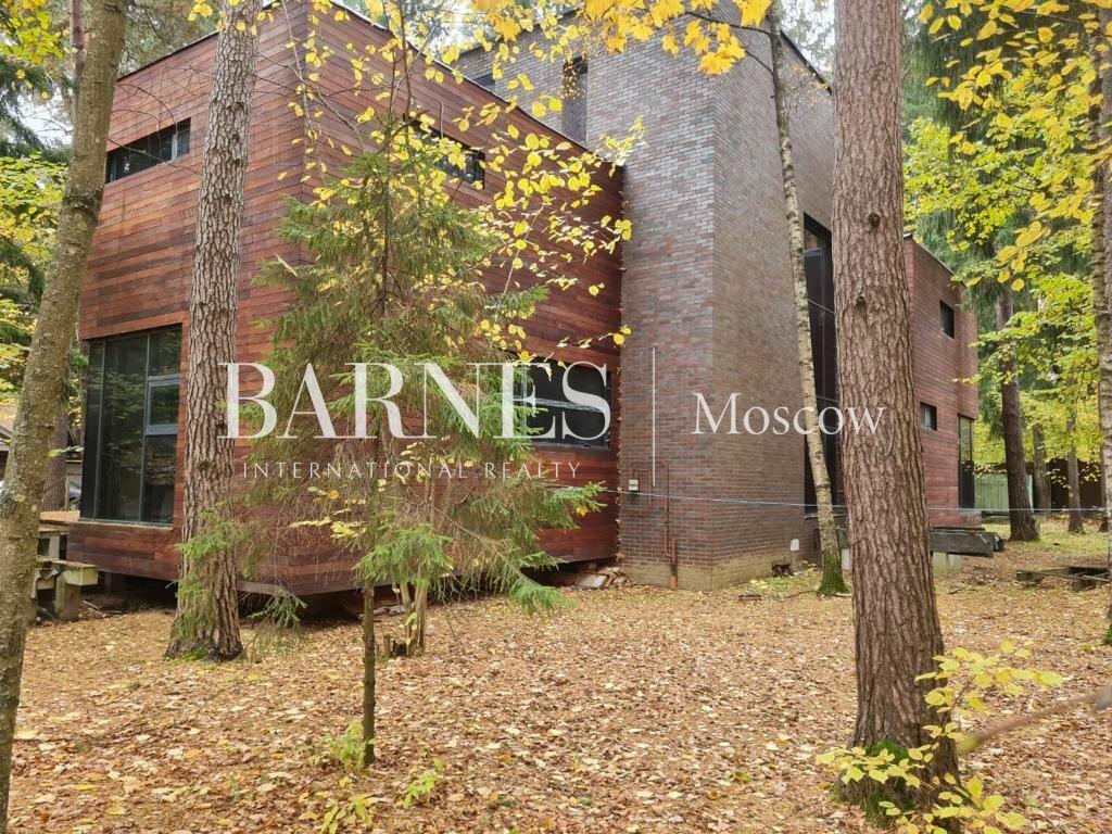 2-этажный коттедж 700 м² без отделки