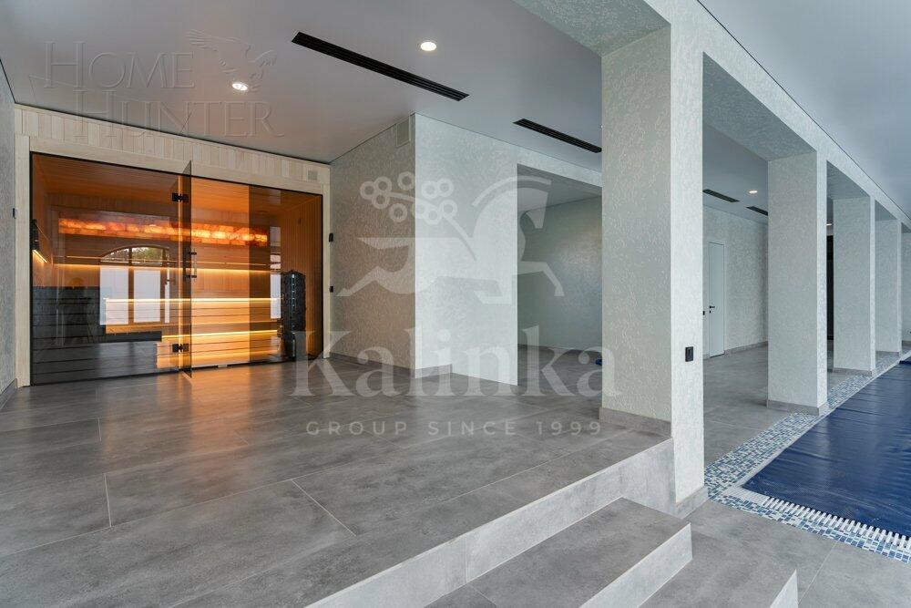 2-этажный коттедж 1 300 м² без отделки