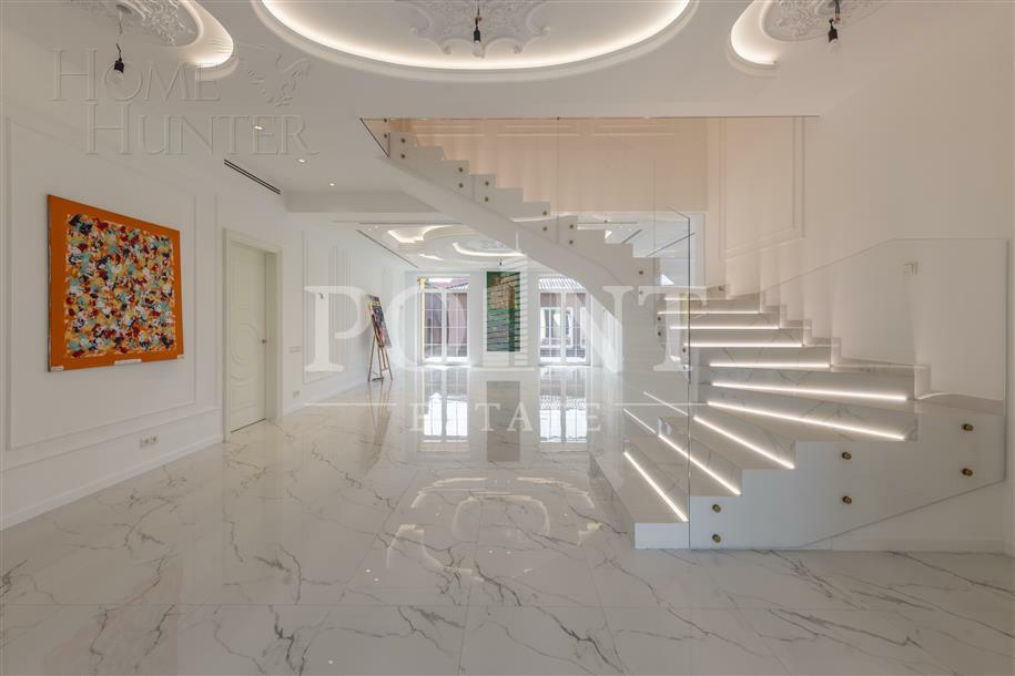 2-этажный коттедж 900 м² с отделкой