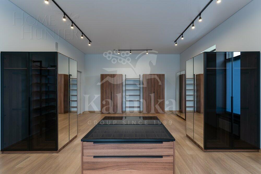 2-этажный коттедж 1 300 м² без отделки