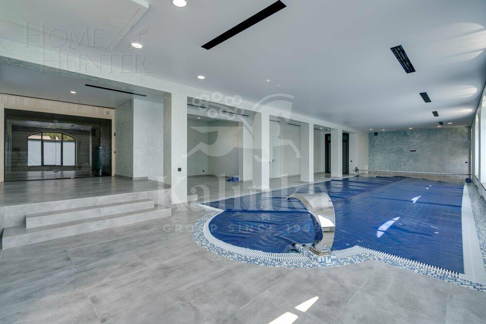 2-этажный коттедж 1 300 м² без отделки