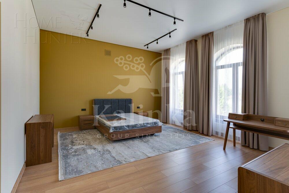 2-этажный коттедж 1 300 м² без отделки