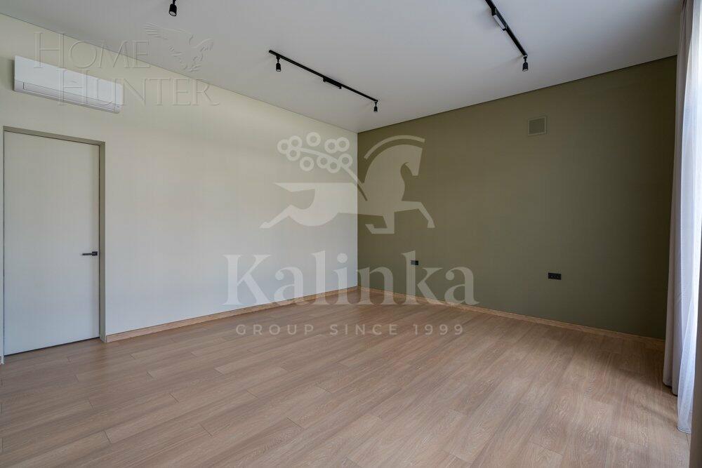 2-этажный коттедж 1 300 м² без отделки