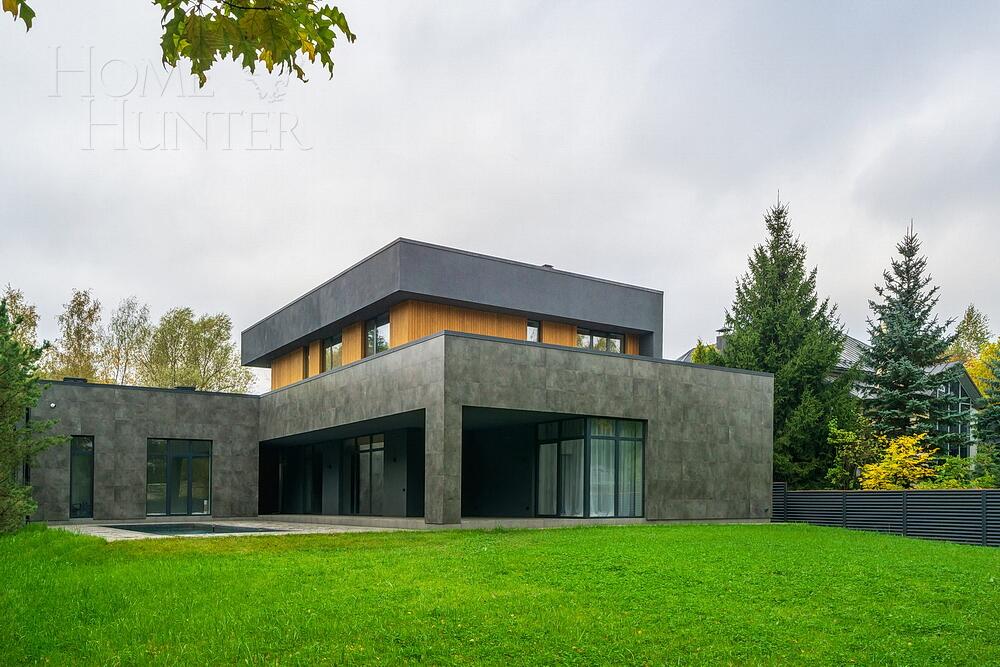 2-этажный коттедж 500 м² с отделкой