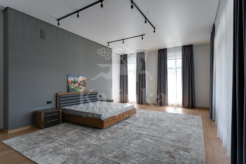 2-этажный коттедж 1 300 м² без отделки