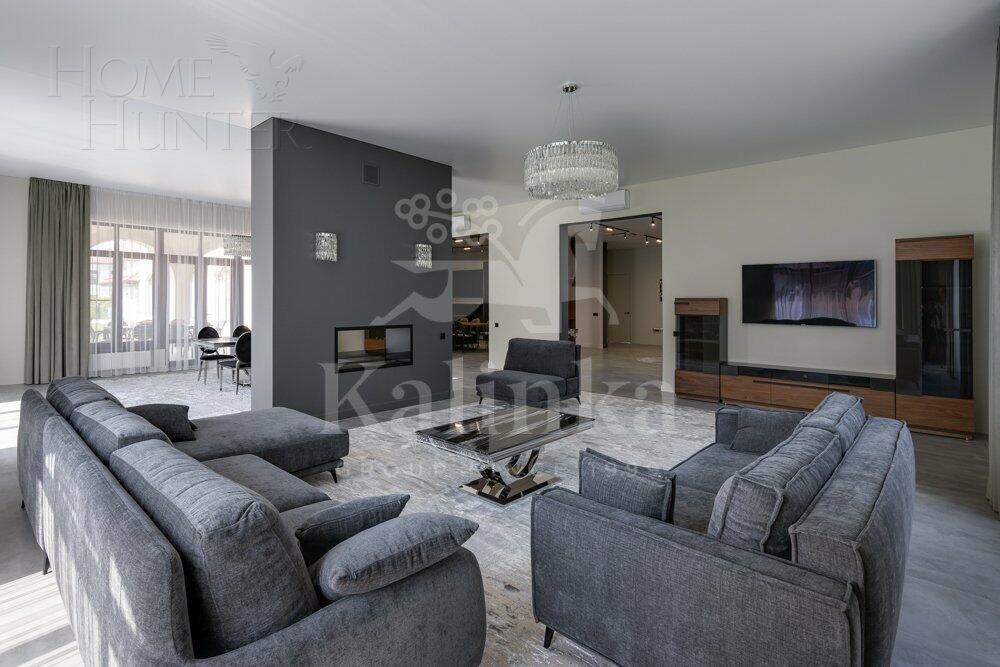 2-этажный коттедж 1 300 м² без отделки