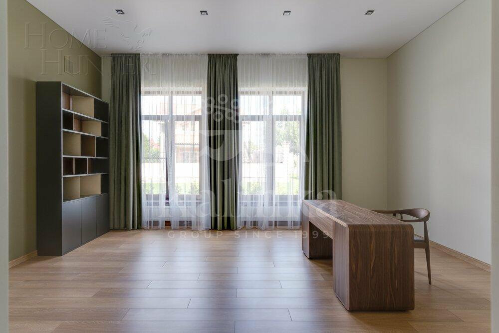 2-этажный коттедж 1 300 м² без отделки