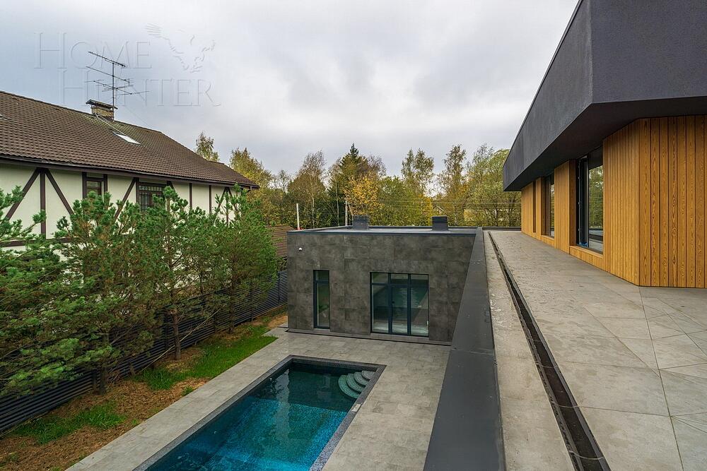 2-этажный коттедж 500 м² с отделкой