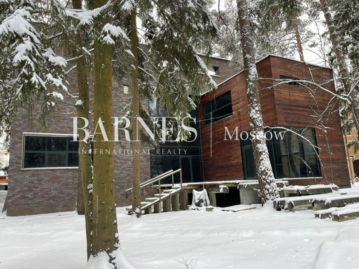 2-этажный коттедж 700 м² без отделки