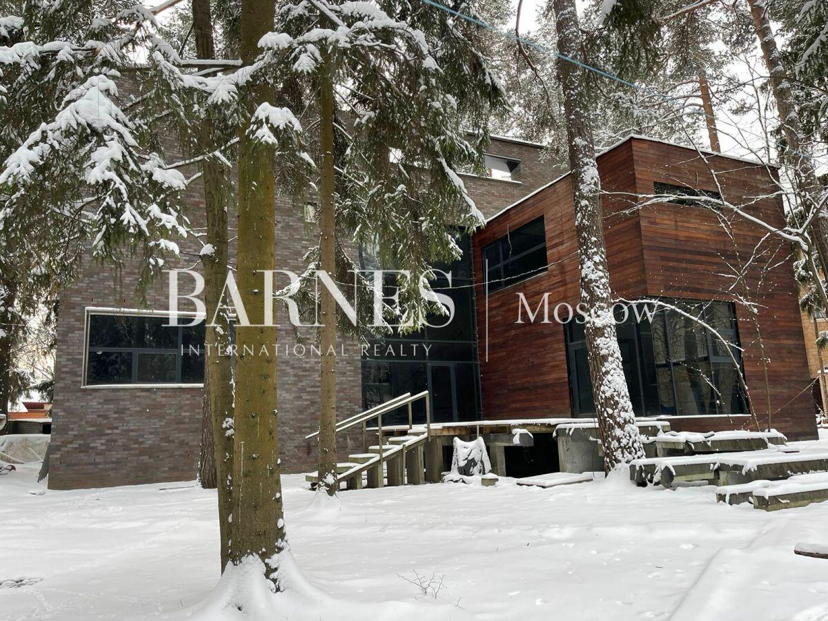 2-этажный коттедж 700 м² без отделки