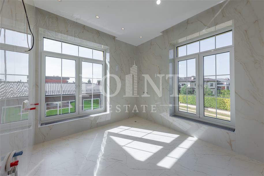 2-этажный коттедж 900 м² с отделкой