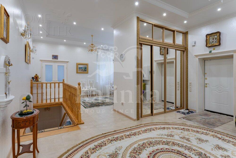 2-этажный коттедж 620 м² с отделкой