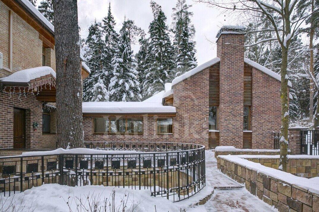 2-этажный коттедж 600 м² с отделкой