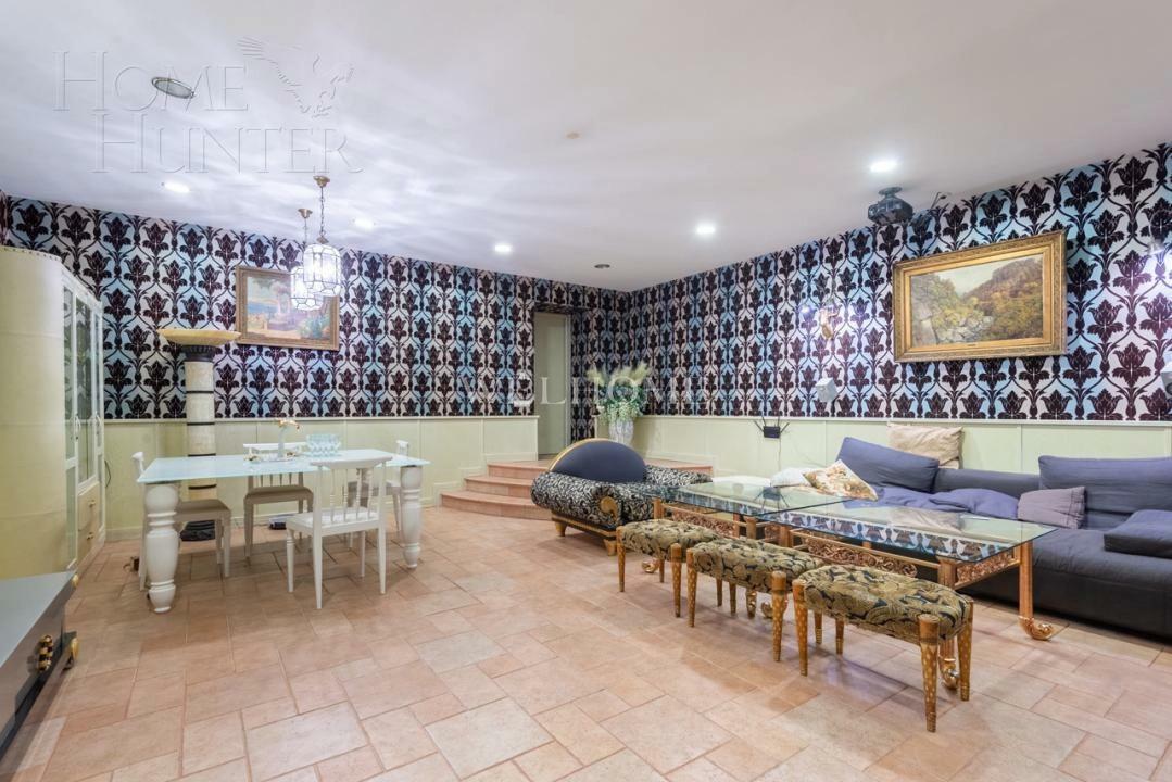 2-этажный коттедж 1 140 м² с отделкой