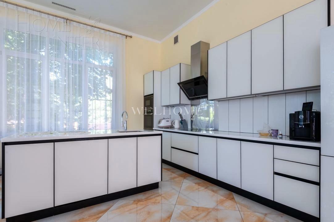 2-этажный коттедж 1 200 м² с отделкой