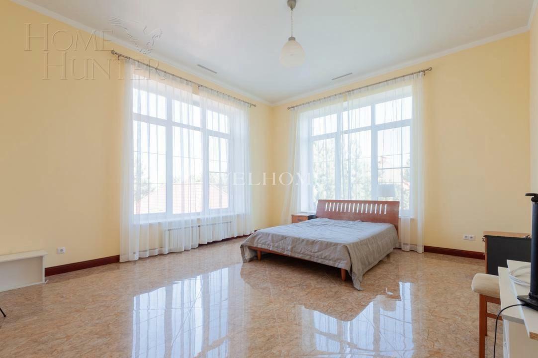 2-этажный коттедж 1 200 м² с отделкой