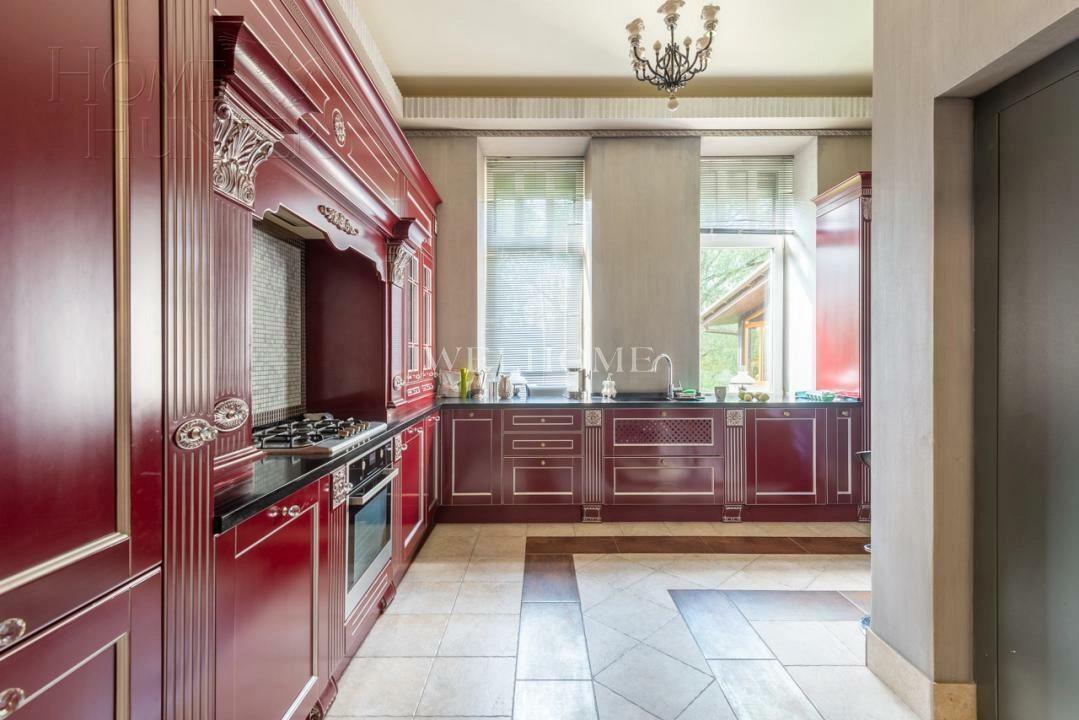 2-этажный коттедж 1 140 м² с отделкой