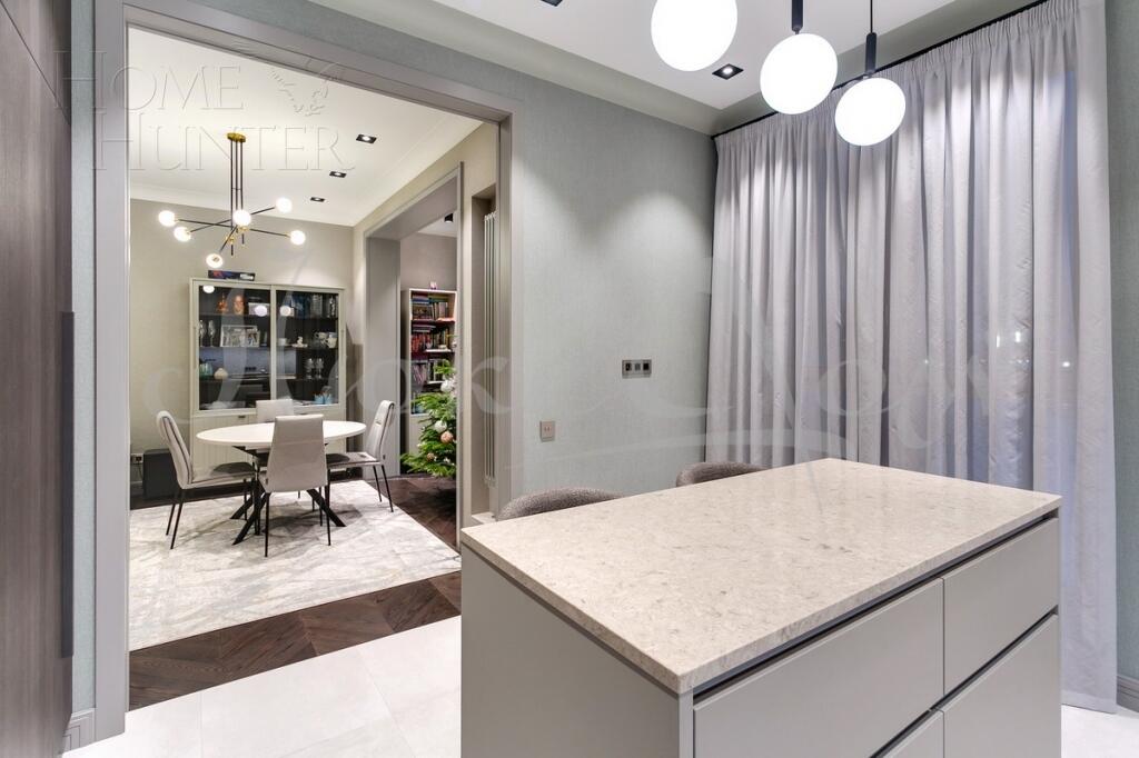 3-УРОВНЕВАЯ КВАРТИРА БЕЗ ОТДЕЛКИ 237.7 М² НА 1 ЭТАЖЕ