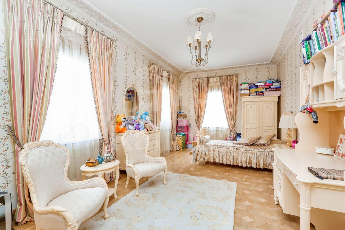 2-этажный коттедж 2 000 м² с отделкой