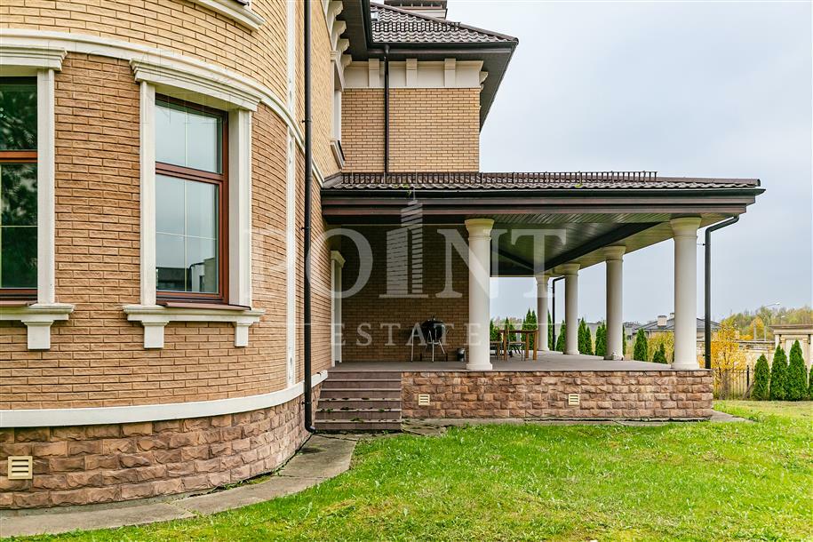 3-этажный коттедж 680 м² без отделки