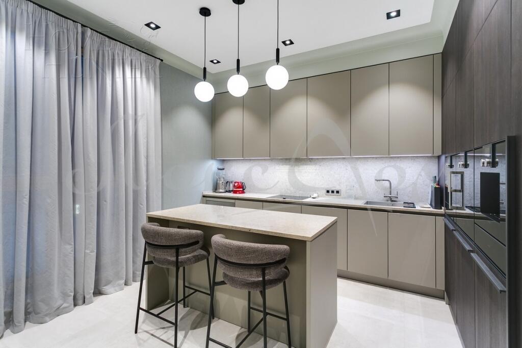 3-УРОВНЕВАЯ КВАРТИРА БЕЗ ОТДЕЛКИ 237.7 М² НА 1 ЭТАЖЕ