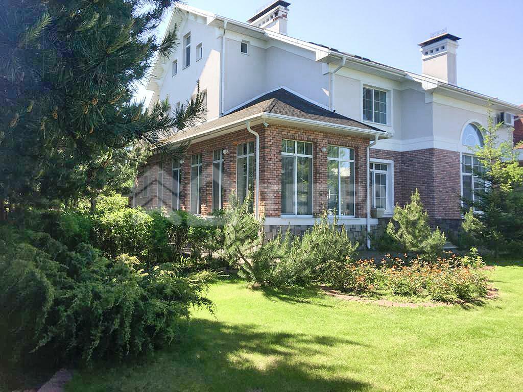 2-этажный коттедж 1 200 м² с отделкой